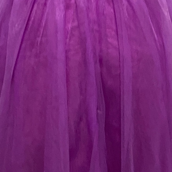 Formal dress - Picture 3 of 3